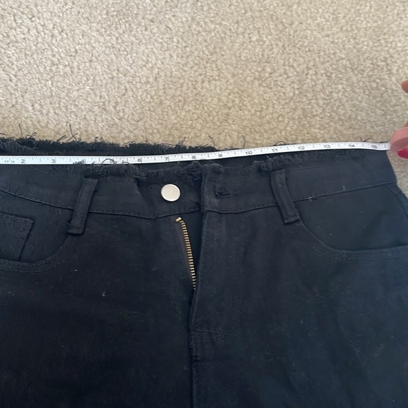 Black high rise shorts - Picture 4 of 5